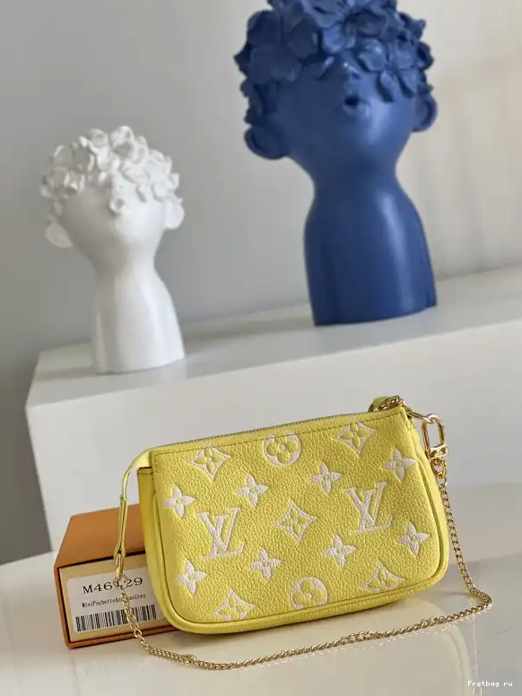 Frstbag ru VUITTON ACCESSOIRES MINI LOUIS POCHETTE 0625